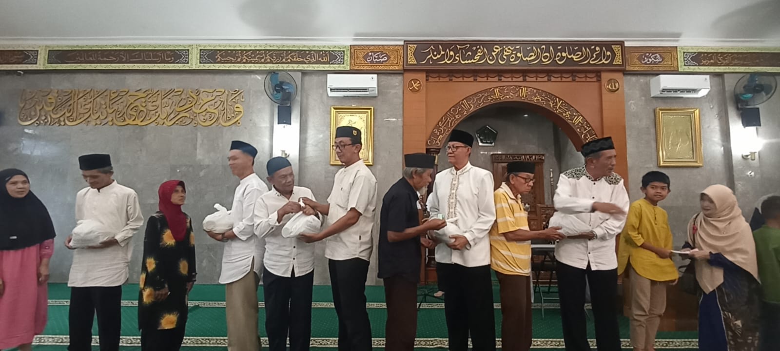 Santunan Yatim dan Dhuafa di Masjid Rahmatullah Jadi Wadah Silaturahmi Sambut Ramadhan 1447 H