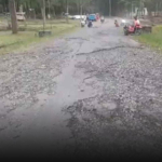 Kerusakan Jalan Kabupaten Tasikmalaya Ganggu Aktivitas Warga