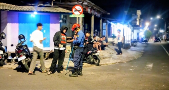 Ciamis: Respons cepat Damkar Bantu Warga Evakuasi Handphone