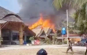 Kebakaran Hebat Hanguskan Cafe & Resto Pamugaran Lounge di Pangandaran