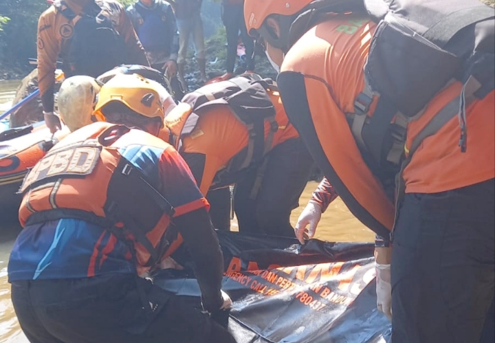 Korban Jembatan Cirahong Akhirnya Ditemukan, Tim SAR Sisir Sungai Citanduy Hingga 8 Kilometer