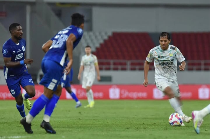 Antusiasme Adam Alis:  siap Hadapi Persib Vs Persija