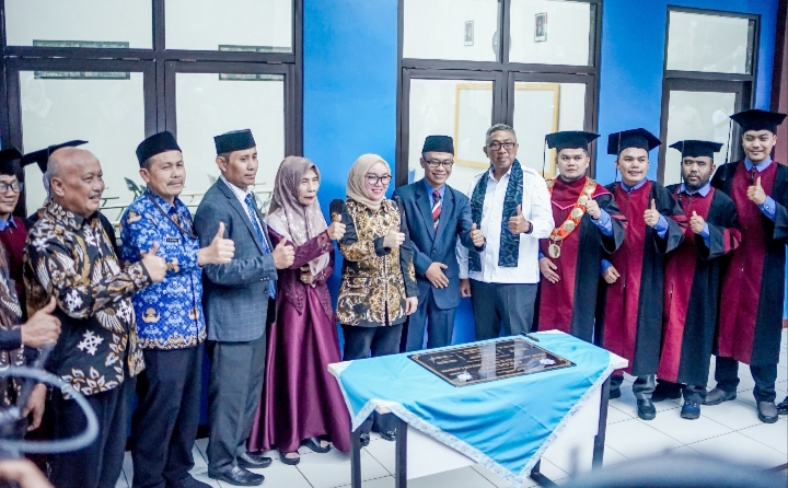 Wisuda STIT Lakbok Ciamis Dihadiri Wamenkop, Lulusan Ditantang Ciptakan Lapangan Kerja