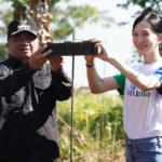 Bata Plastik Daur Ulang Bangun SDN 3 Sukanegla Garut